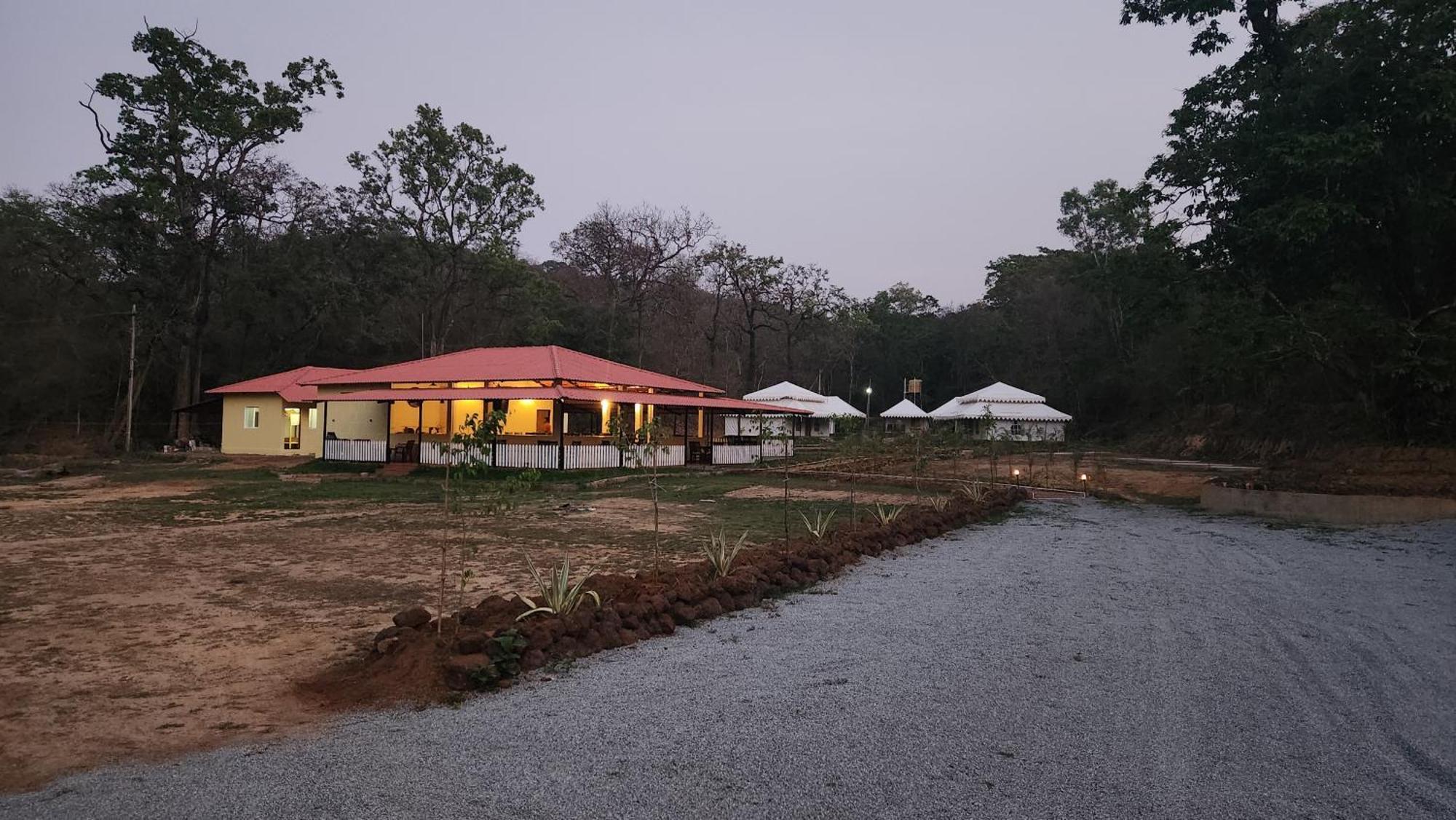 Appartamento Woods Creek Dandeli Esterno foto